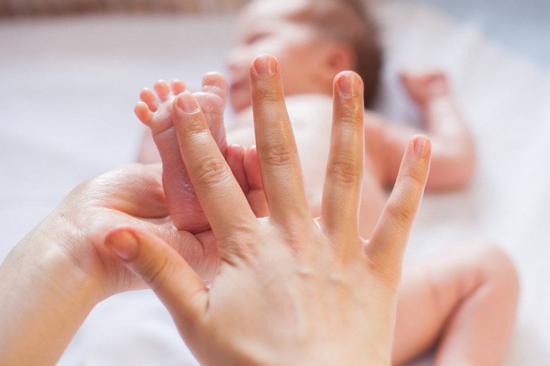 کدام روغن ماساژ برای نوزاد بی خطر است؟