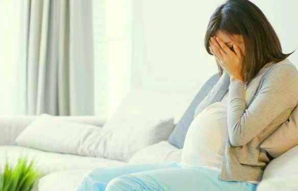 افسردگی در دوران بارداری: علائم، درمان و موارد دیگر