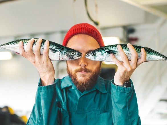 آیا روغن ماهی می تواند خشکی چشم را درمان کند؟