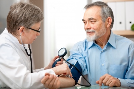پزشکان چه چیزی را فشار خون بالا می دانند؟